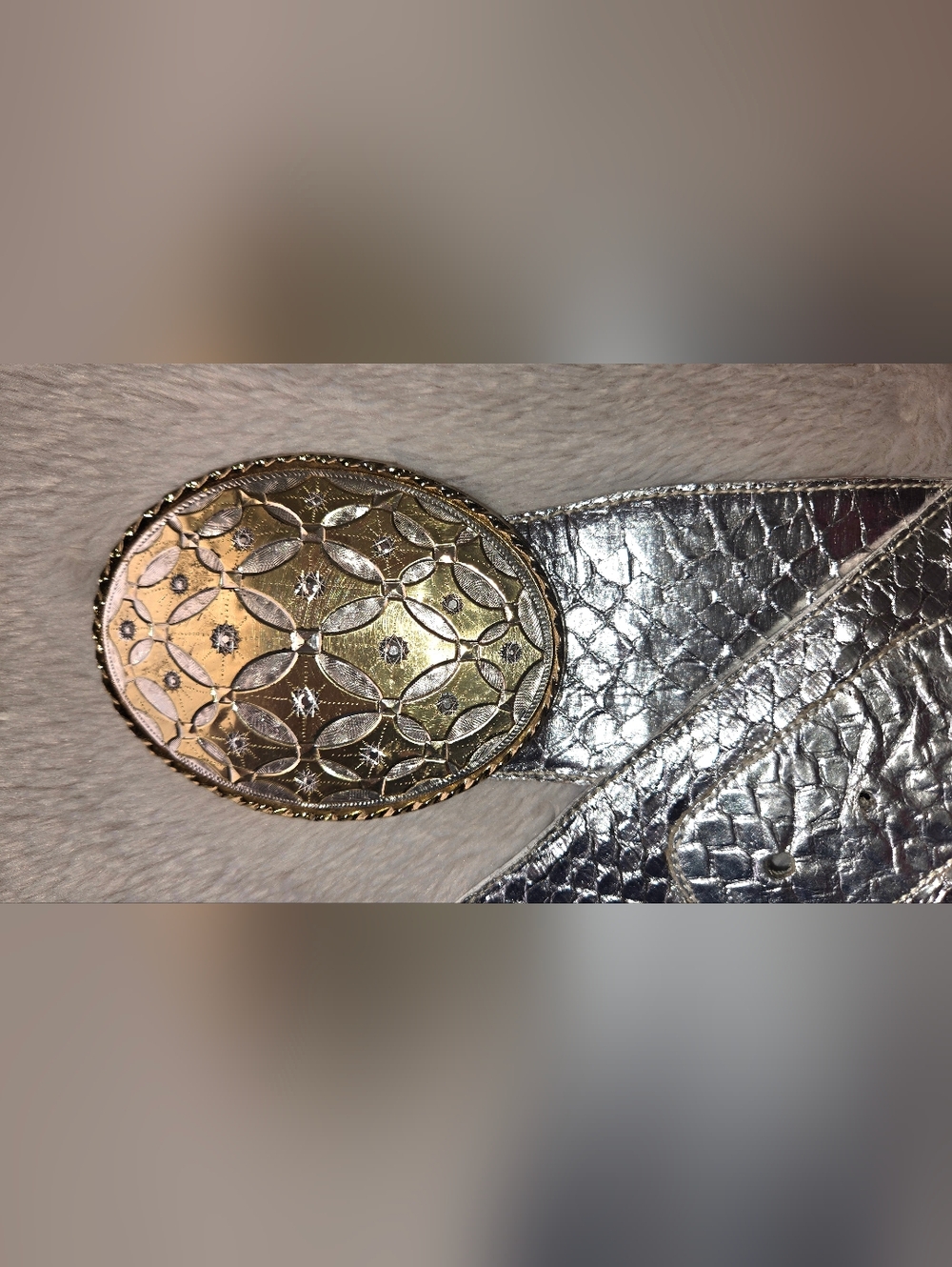 Gold Buckle Belt XS. By ELANDE/ BEV HILLS.